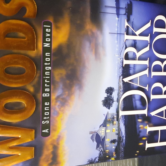 Stuart woods Dark Harbour A stone Barrington novel - Picture 3 of 5